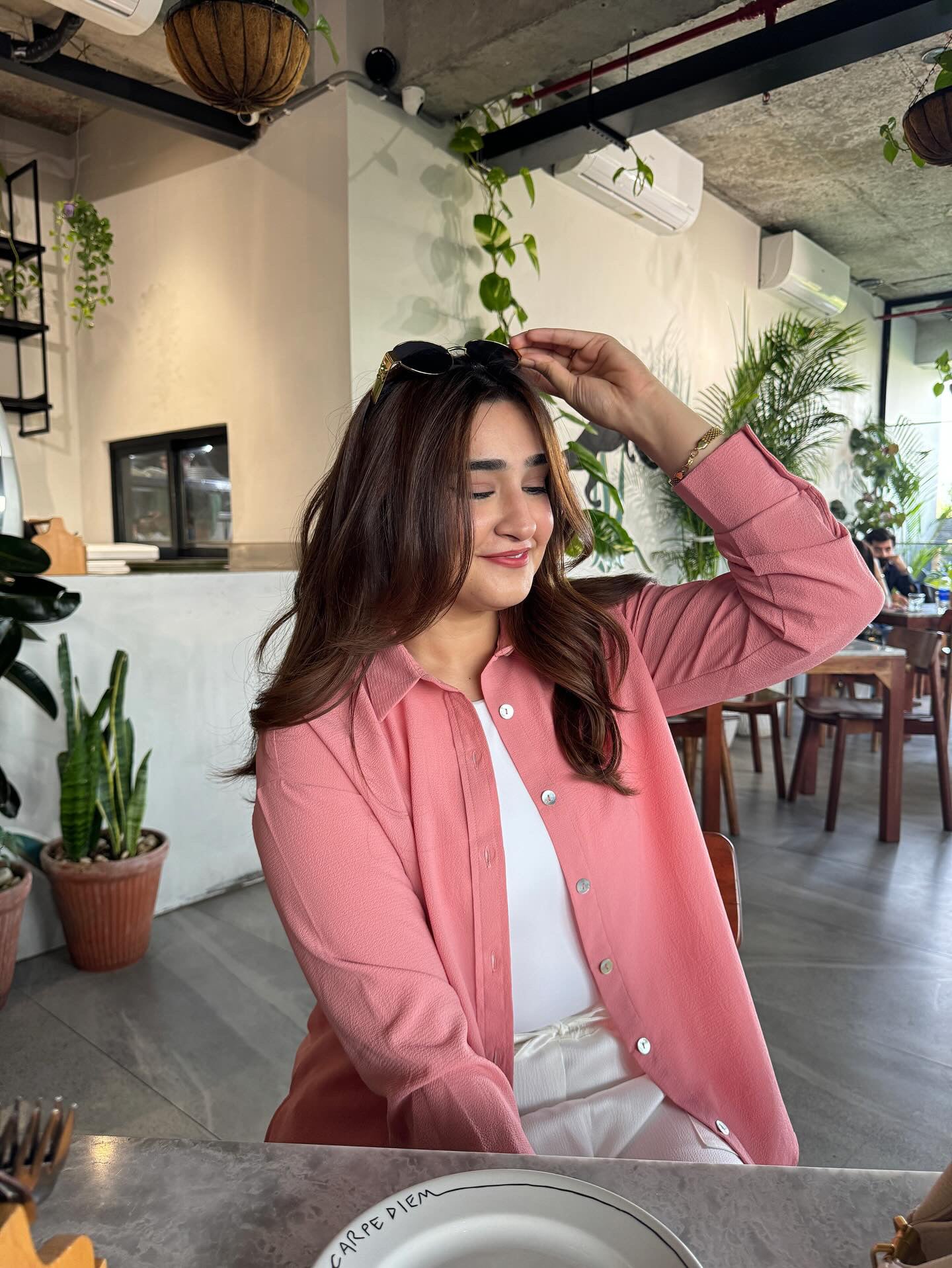 BUBBLEGUM BUTTON DOWN