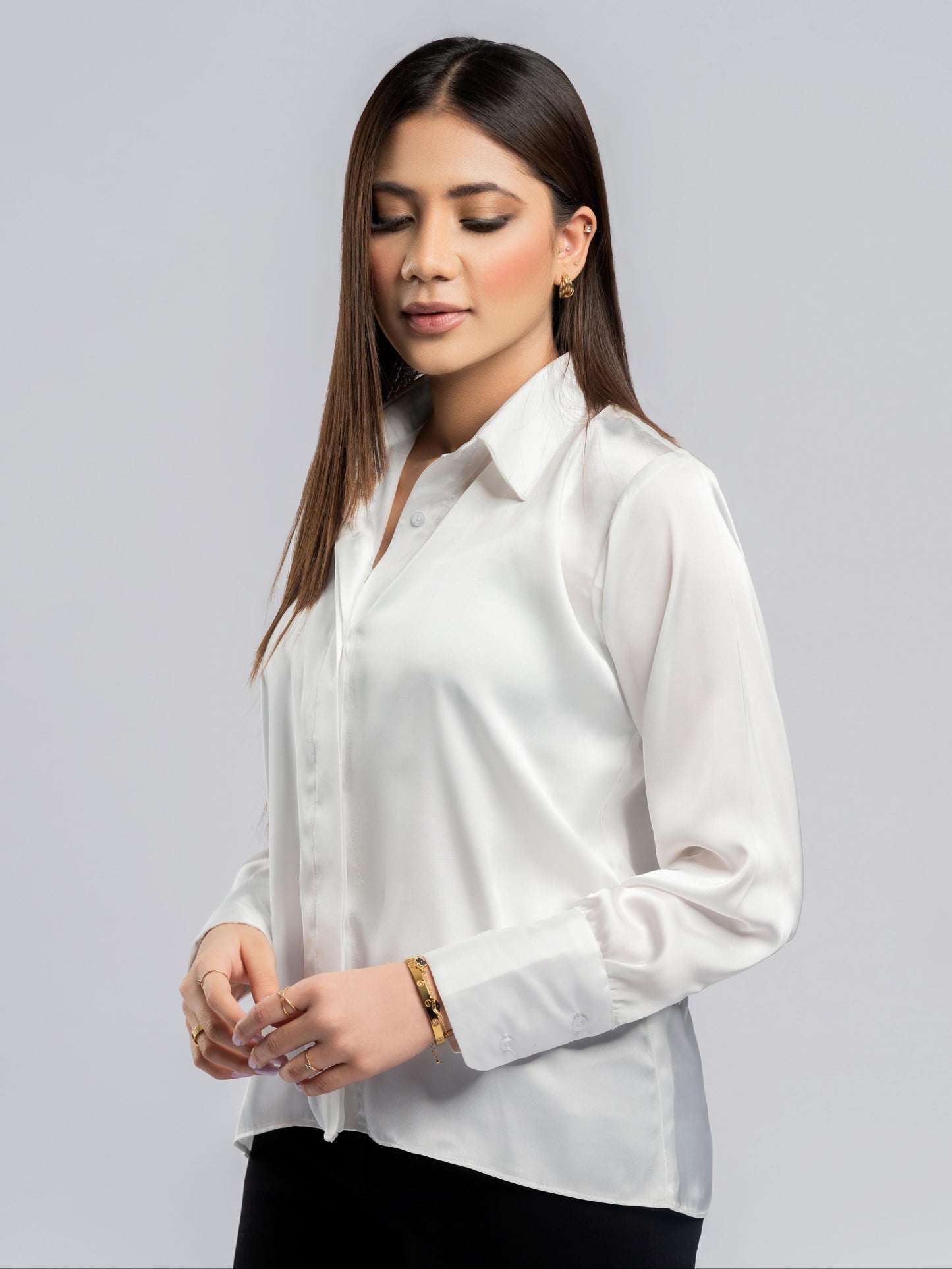 SLEEK BUTTON DOWN
