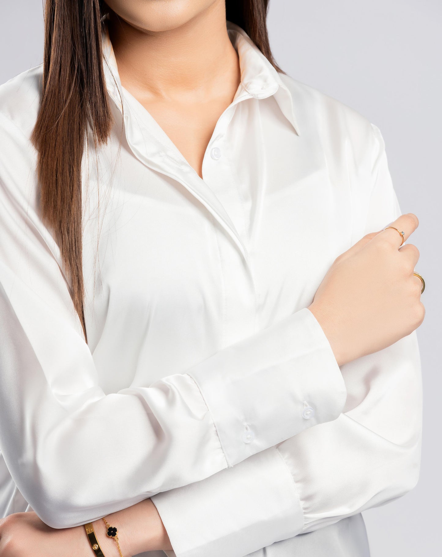 SLEEK BUTTON DOWN